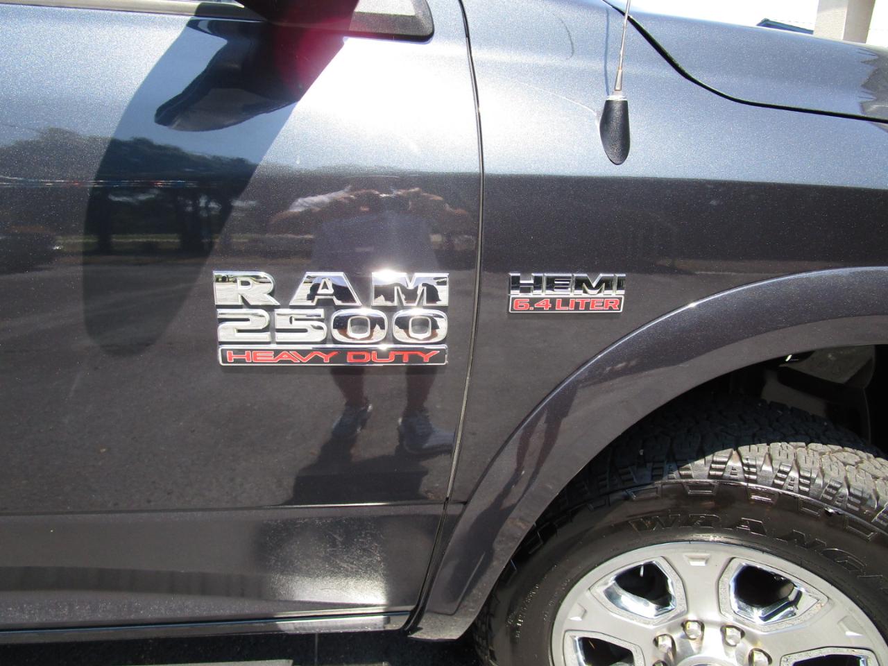 RAM 2500 Laramie 4x4 Crew Cab 6'4" Box 2018