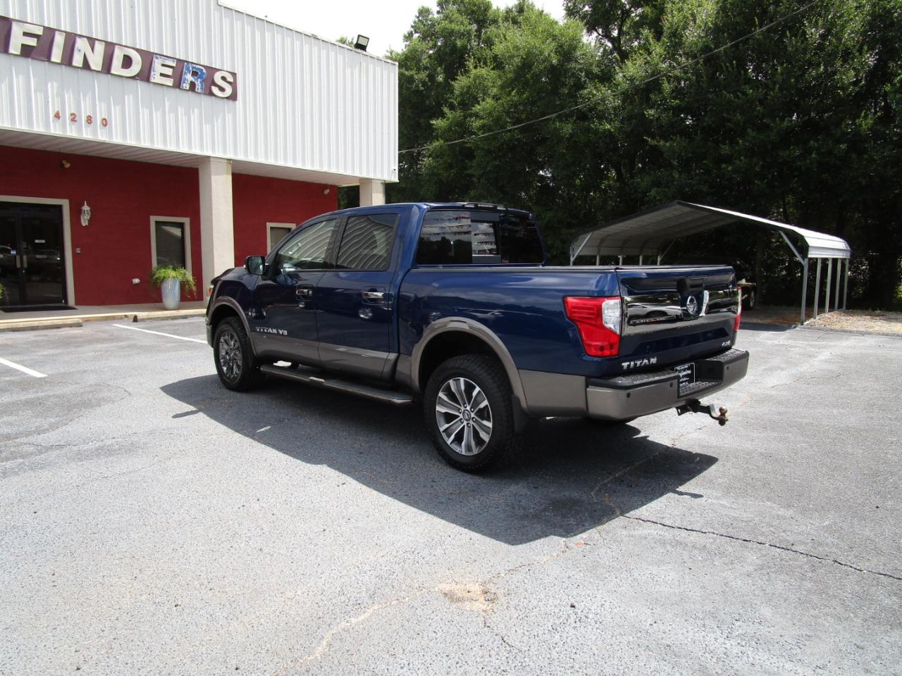 Nissan Titan 4x4 Crew Cab Platinum Reserve 2018