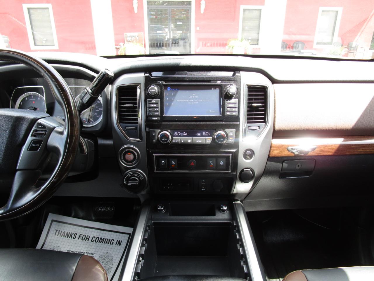Nissan Titan 4x4 Crew Cab Platinum Reserve 2018