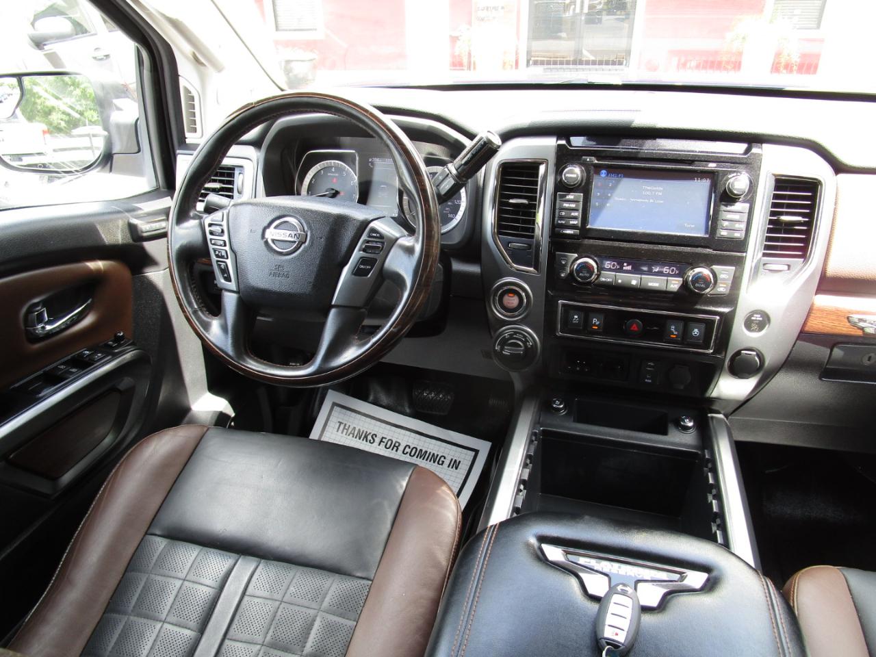 Nissan Titan 4x4 Crew Cab Platinum Reserve 2018
