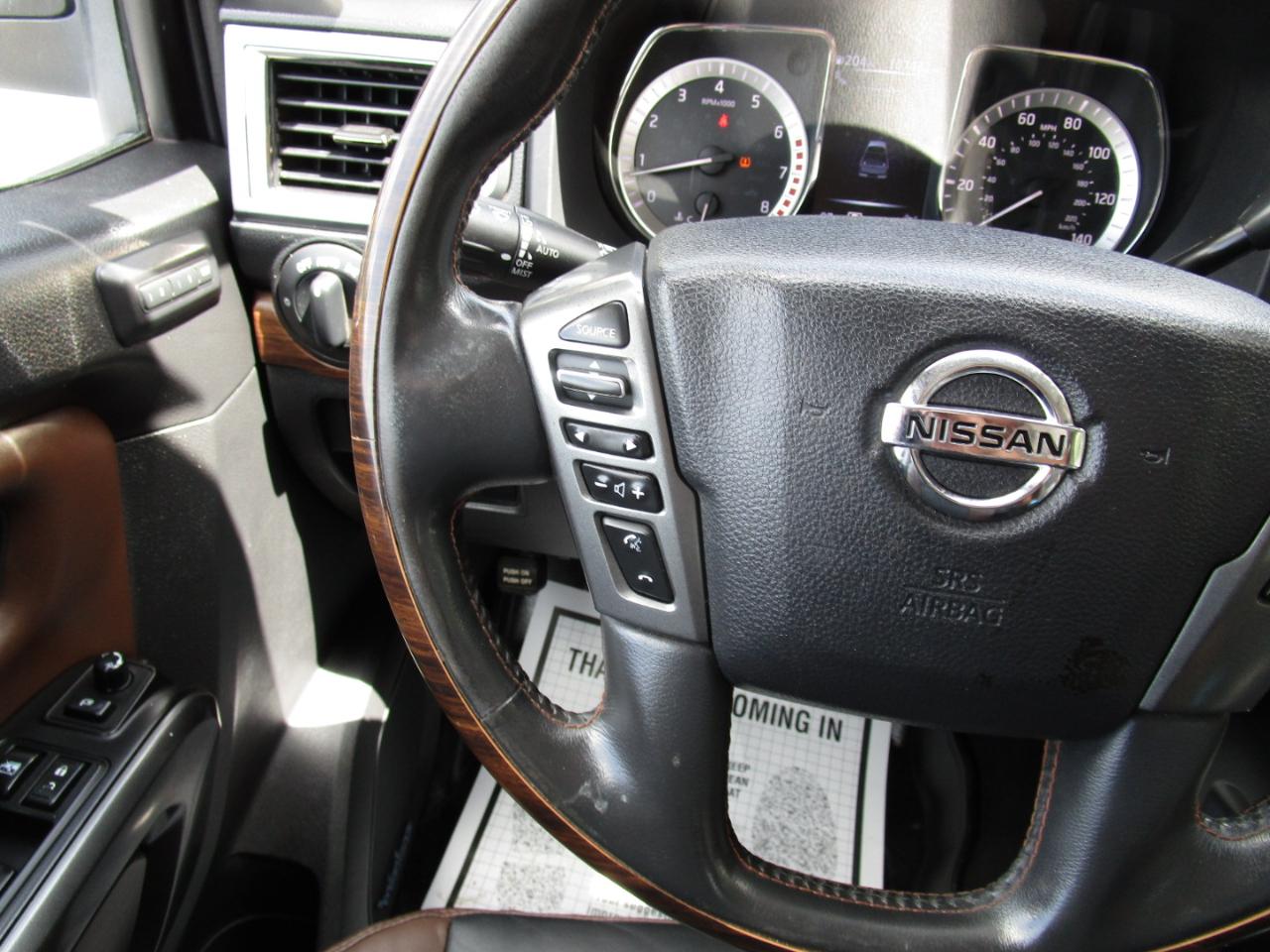 Nissan Titan 4x4 Crew Cab Platinum Reserve 2018