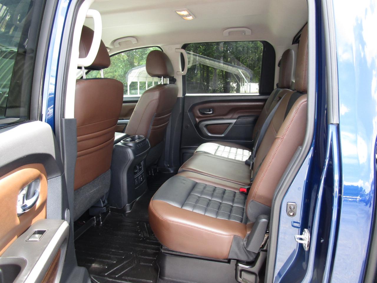 Nissan Titan 4x4 Crew Cab Platinum Reserve 2018