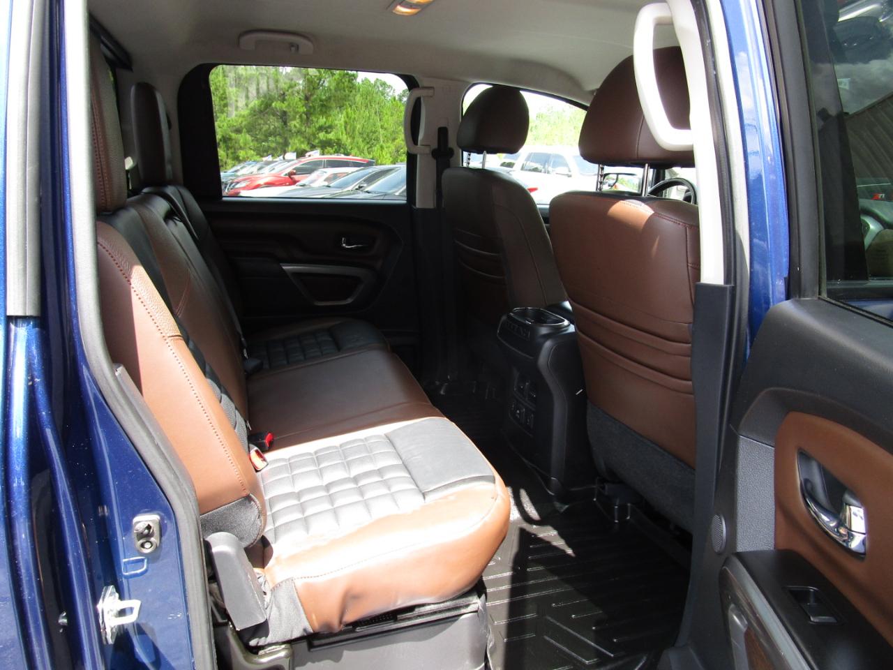 Nissan Titan 4x4 Crew Cab Platinum Reserve 2018