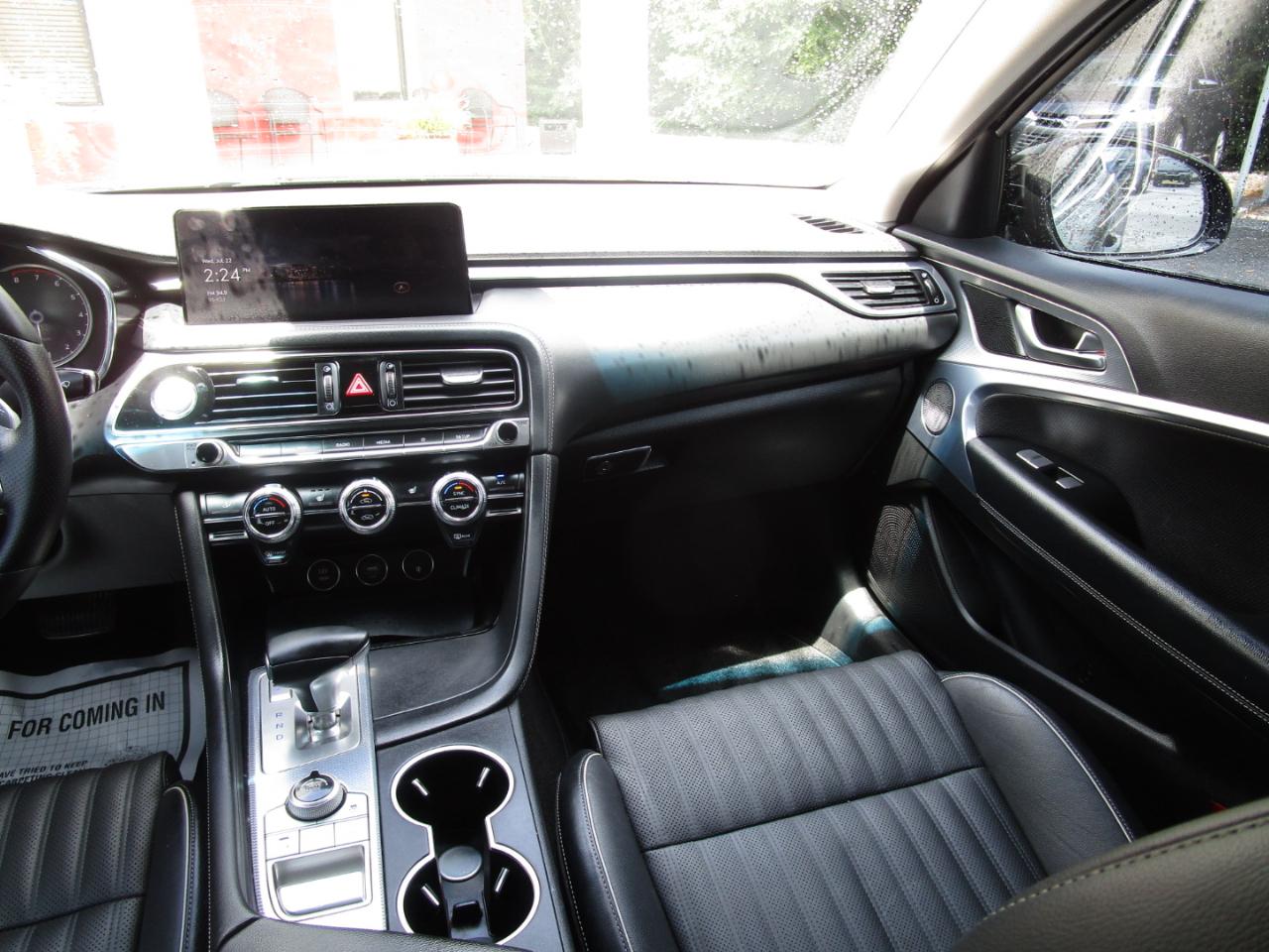 Genesis G70 2.0T RWD 2022