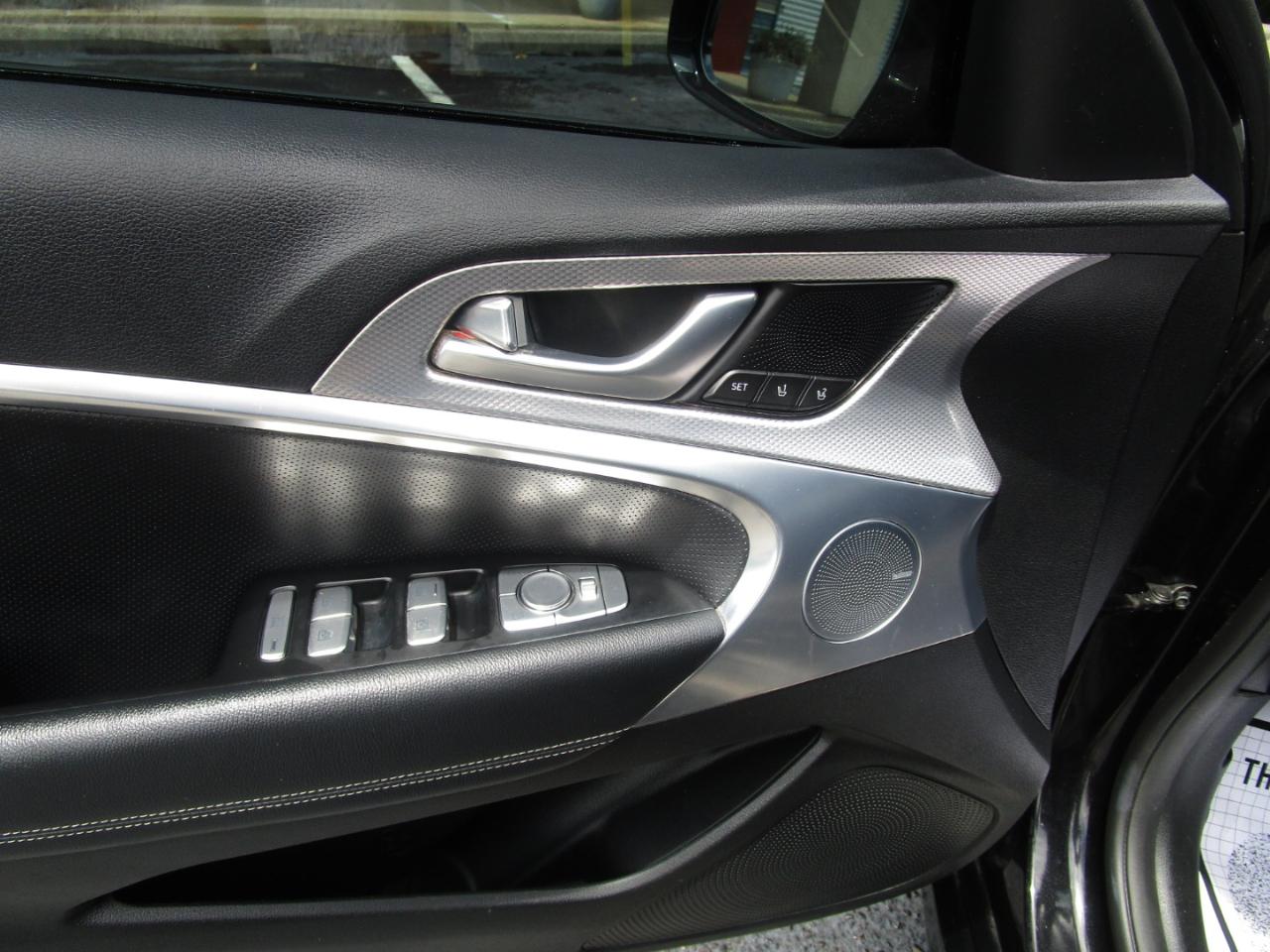Genesis G70 2.0T RWD 2022