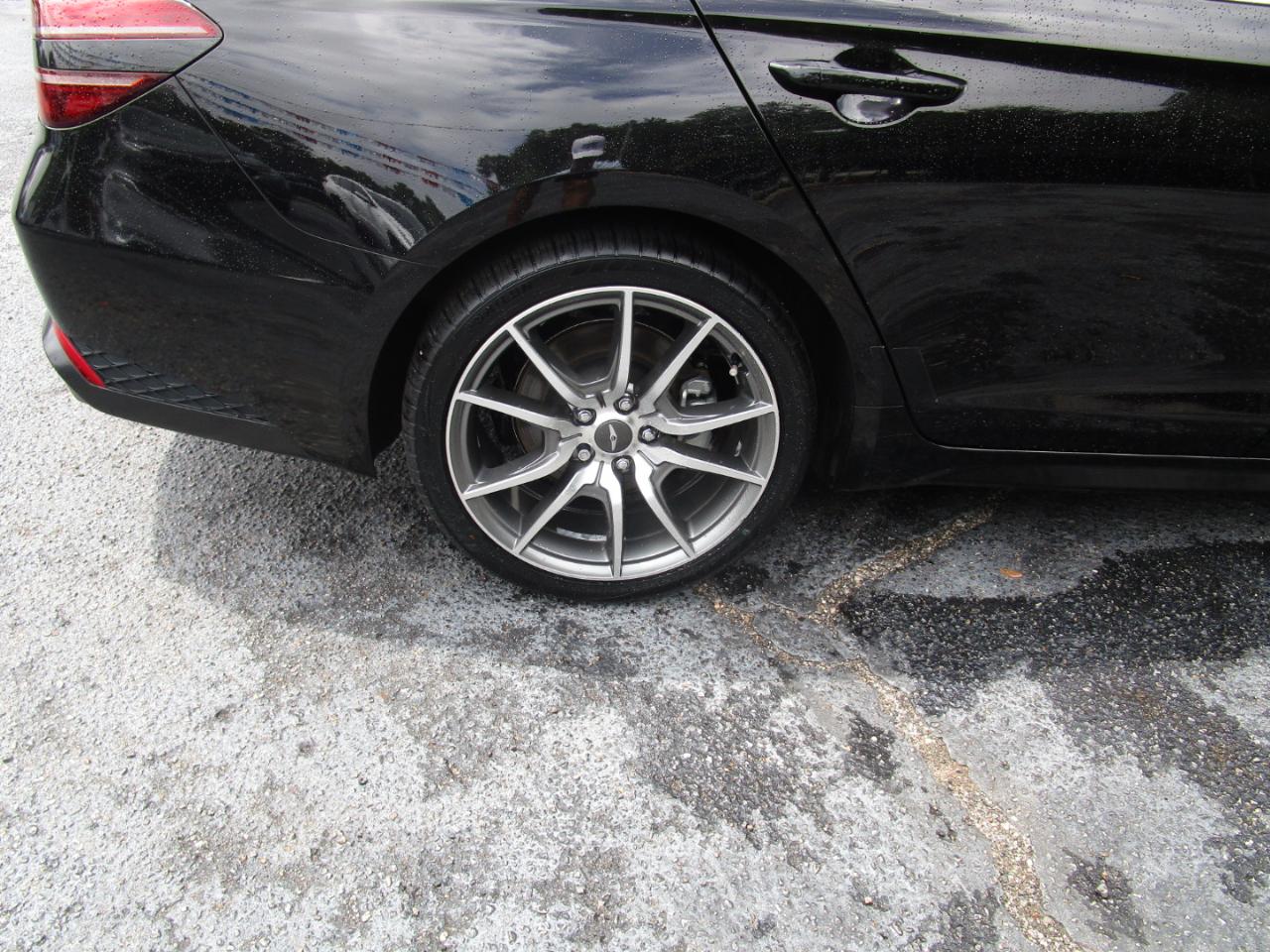Genesis G70 2.0T RWD 2022