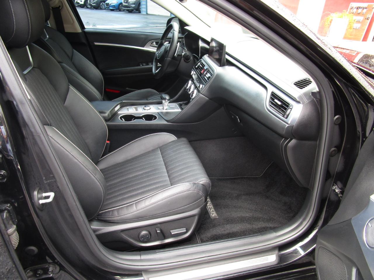 Genesis G70 2.0T RWD 2022