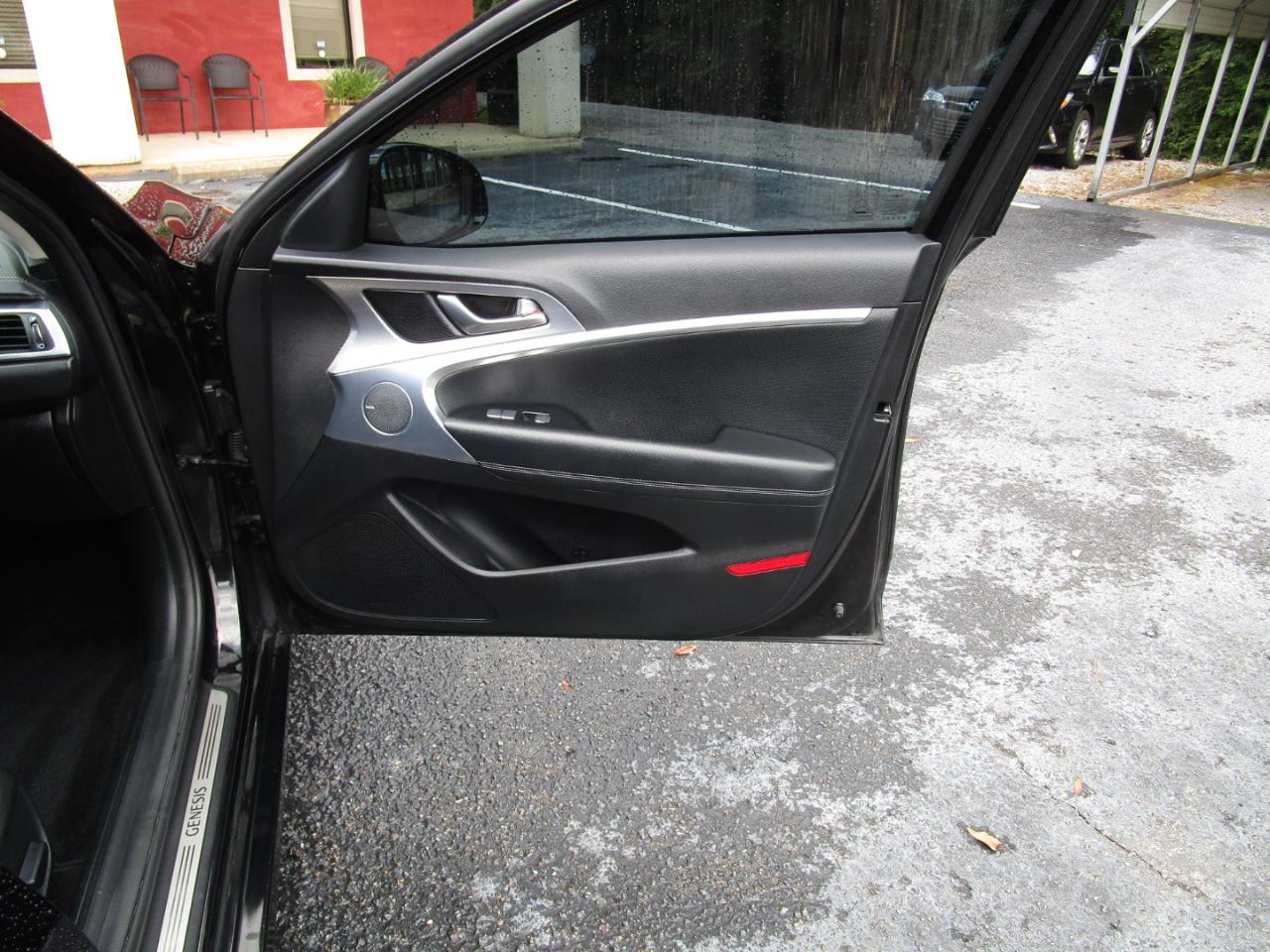 Genesis G70 2.0T RWD 2022