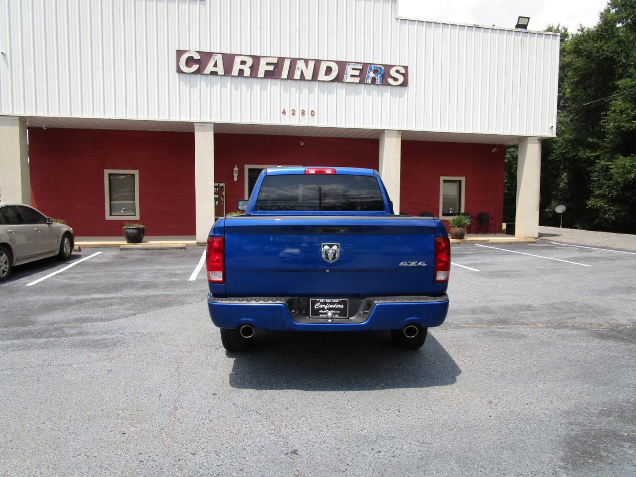 RAM 1500 Express 4x4 Quad Cab 6'4" Box 2017