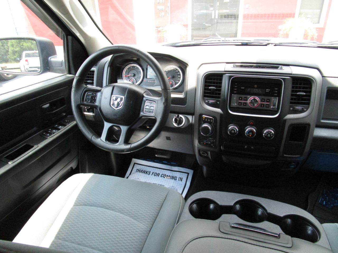RAM 1500 Express 4x4 Quad Cab 6'4" Box 2017