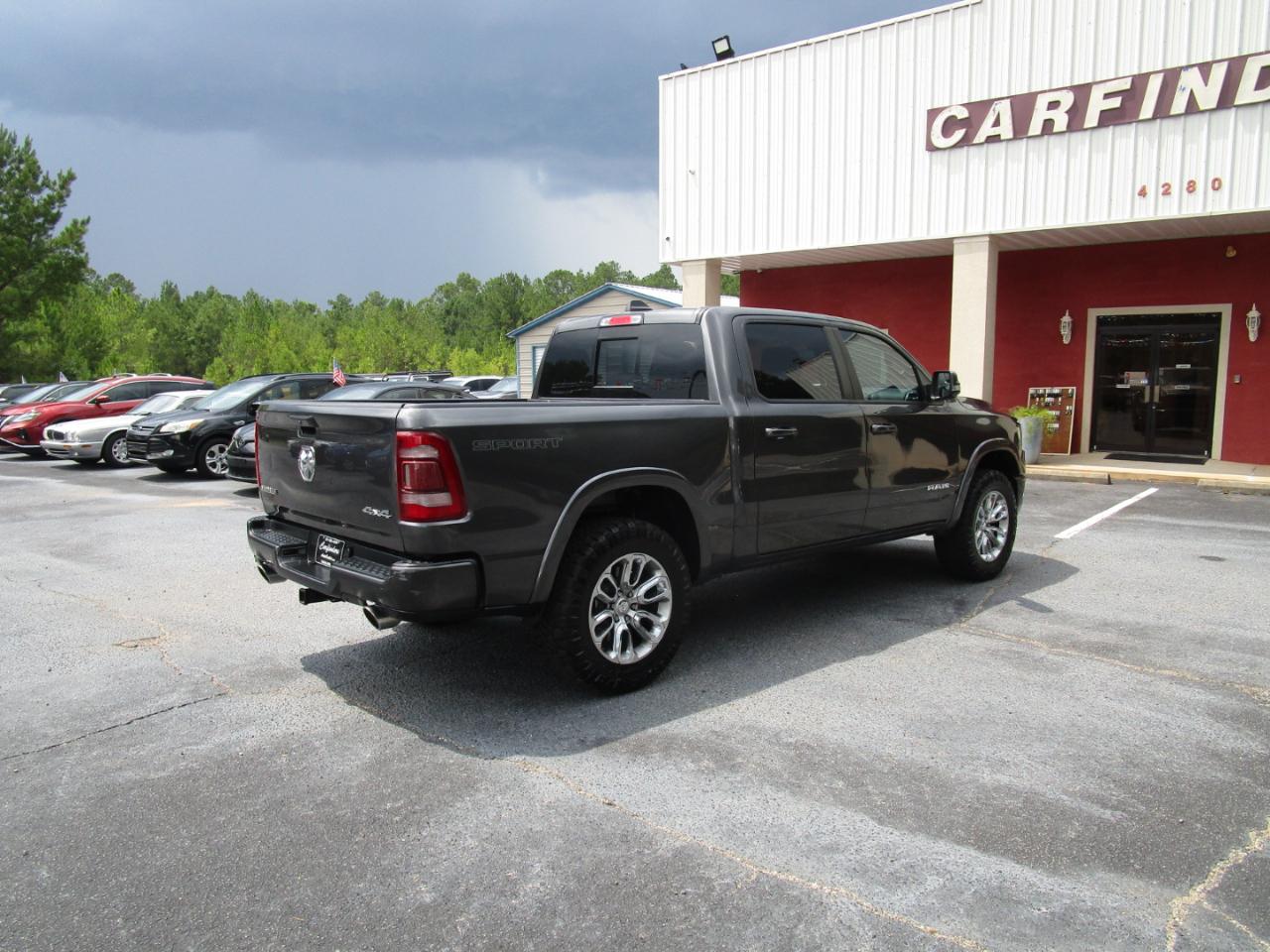 RAM 1500 Laramie 4x4 Crew Cab 5'7" Box 2022