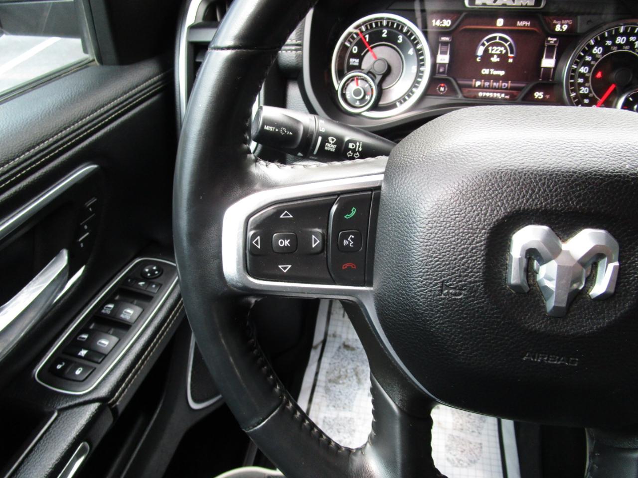 RAM 1500 Laramie 4x4 Crew Cab 5'7" Box 2022