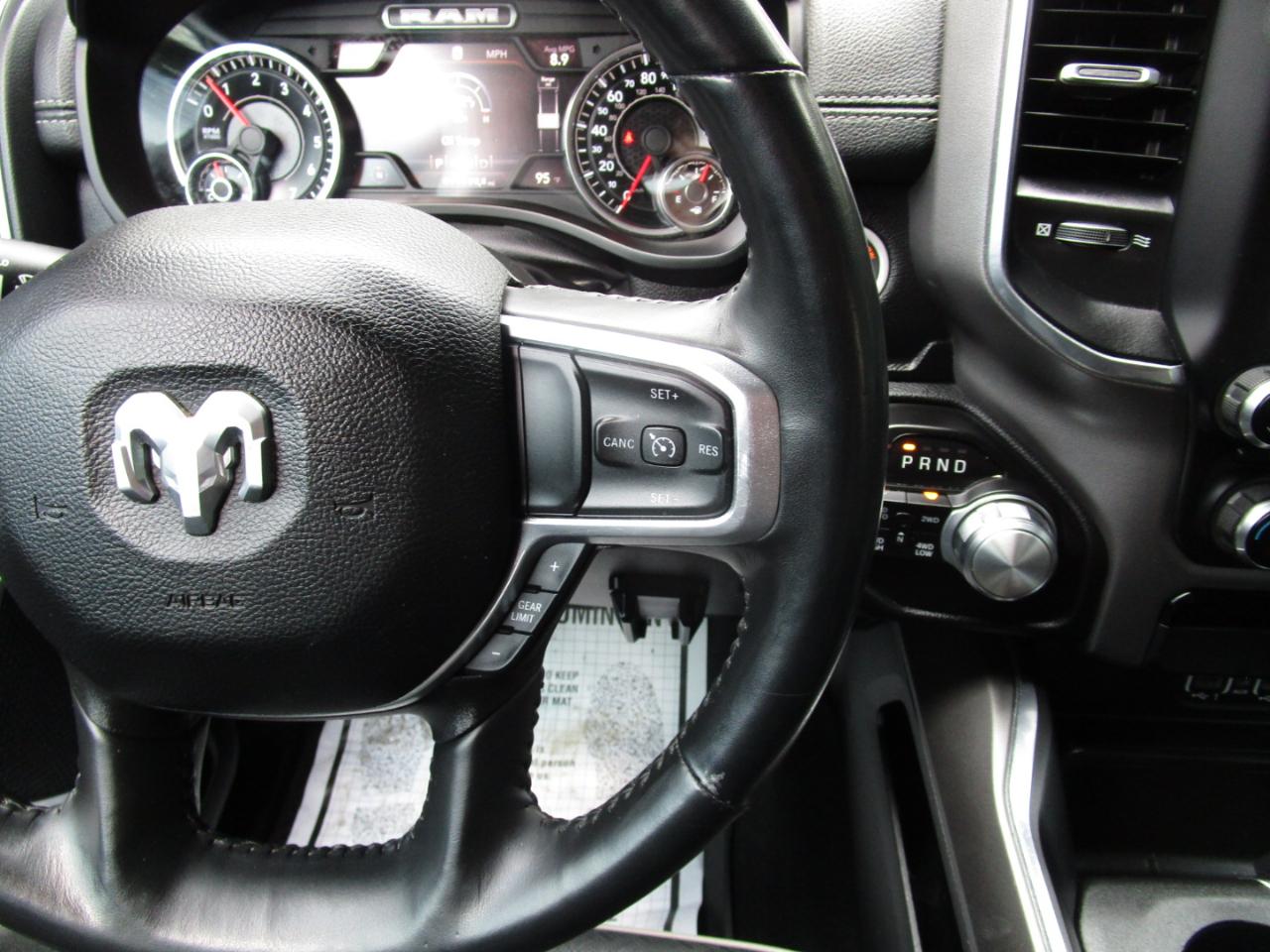 RAM 1500 Laramie 4x4 Crew Cab 5'7" Box 2022