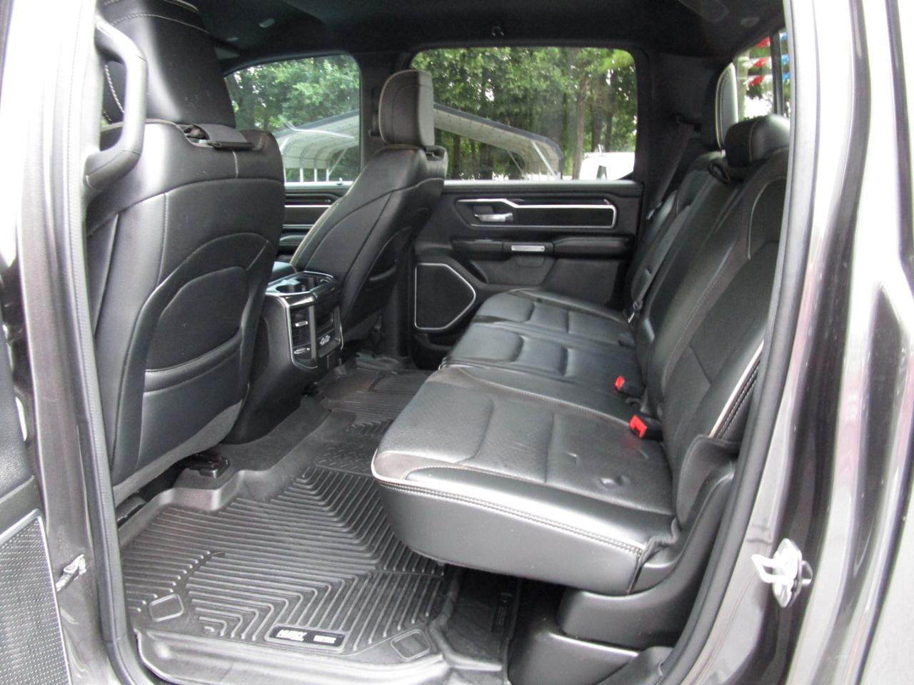 RAM 1500 Laramie 4x4 Crew Cab 5'7" Box 2022