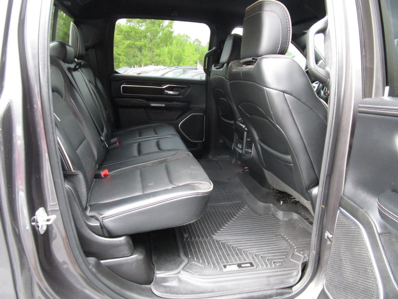 RAM 1500 Laramie 4x4 Crew Cab 5'7" Box 2022