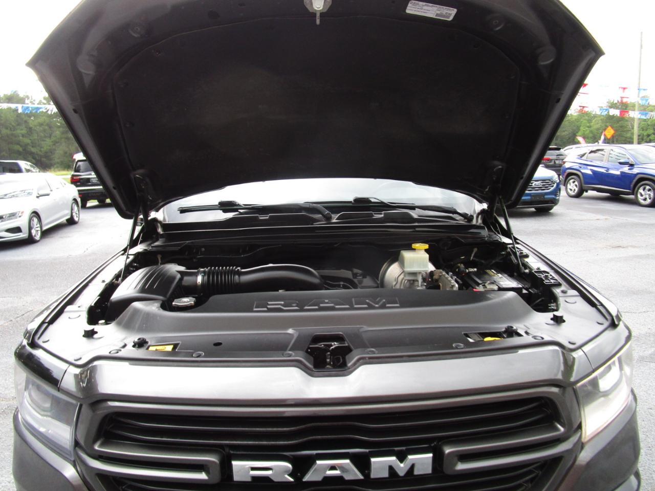 RAM 1500 Laramie 4x4 Crew Cab 5'7" Box 2022