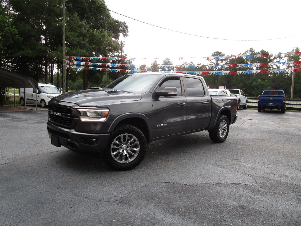 RAM 1500 Laramie 4x4 Crew Cab 5'7" Box 2022