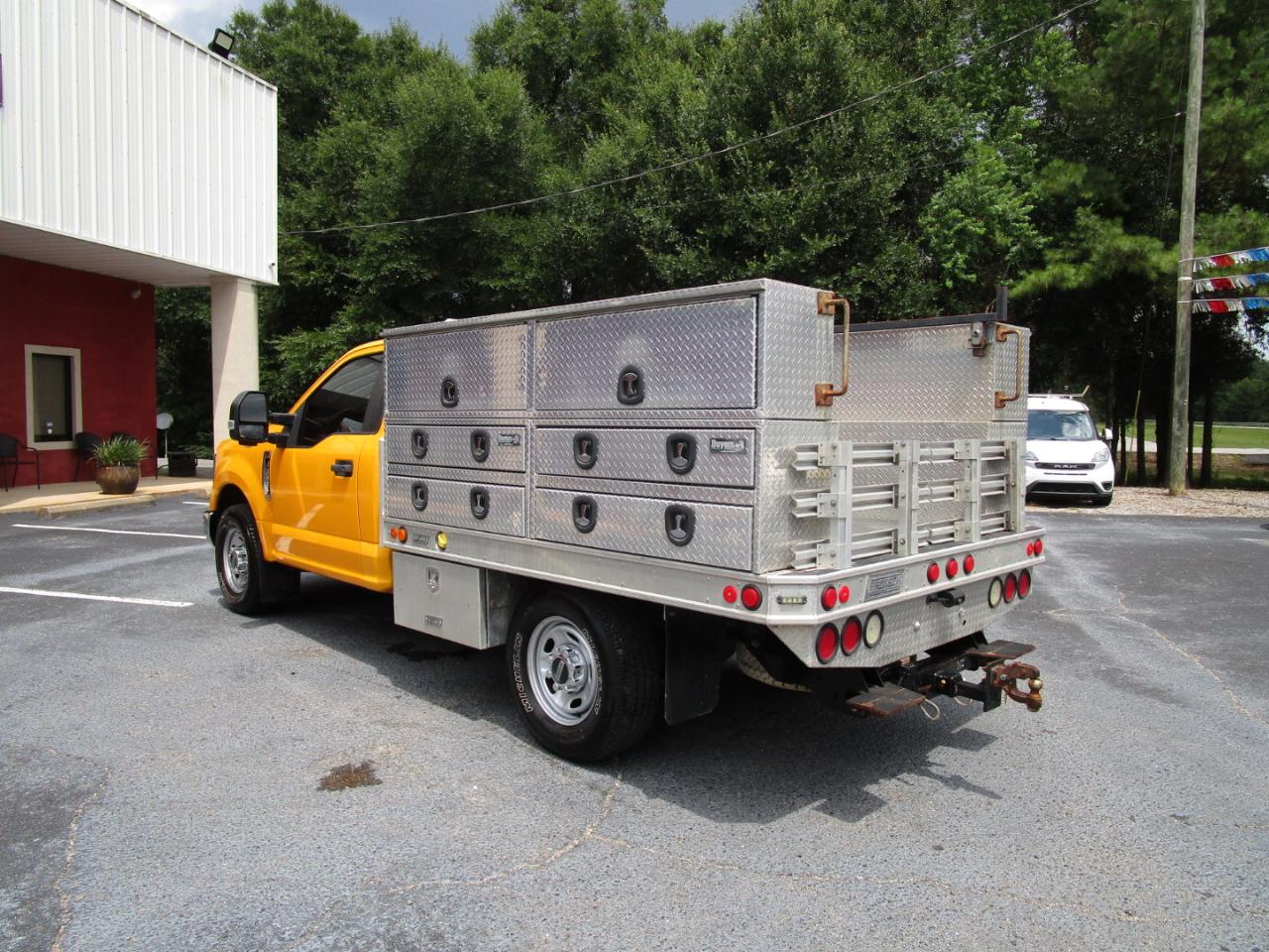 Ford Super Duty F-250 SRW XLT 2WD Reg Cab 8' Box 2018