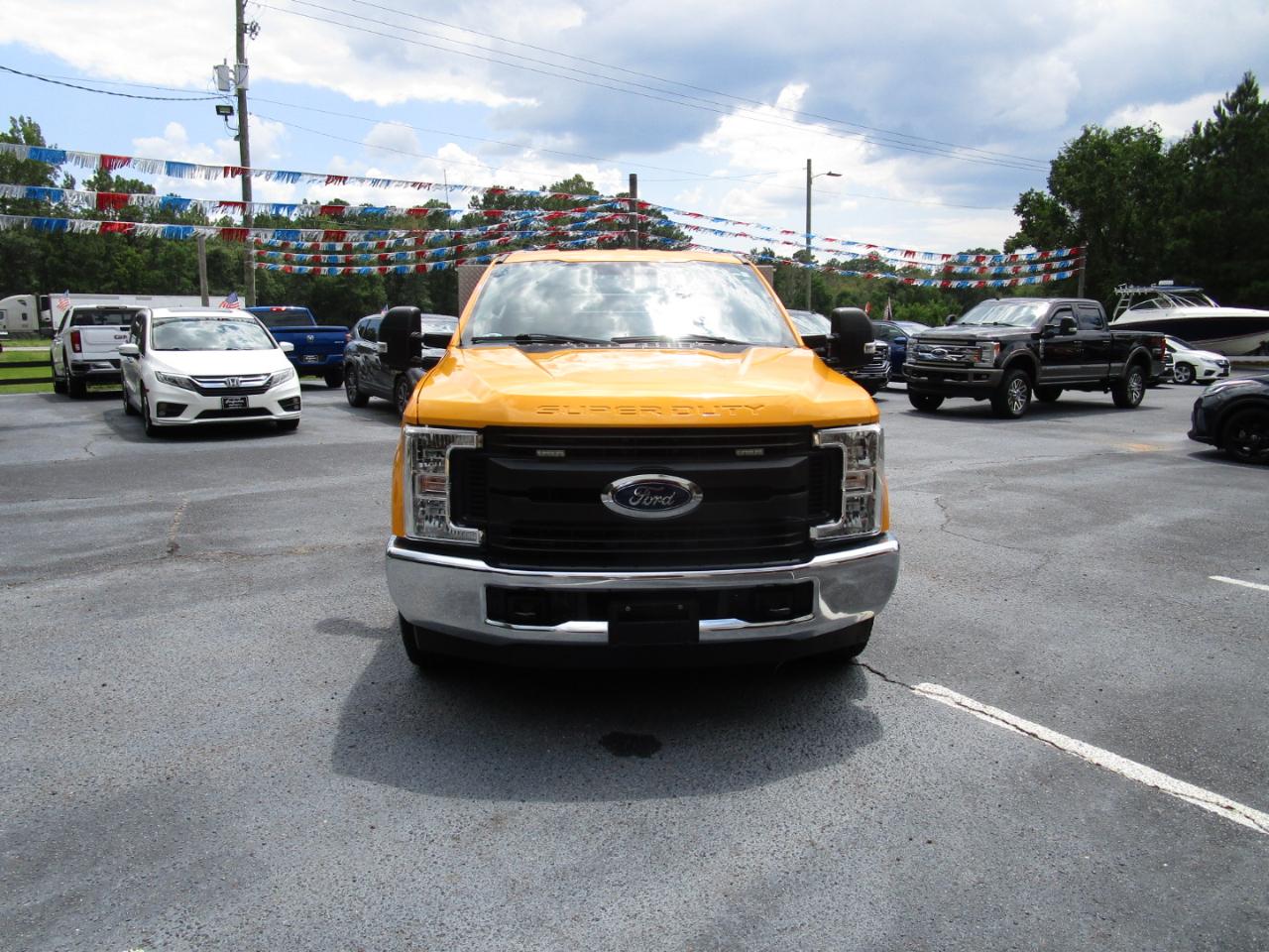Ford Super Duty F-250 SRW XLT 2WD Reg Cab 8' Box 2018