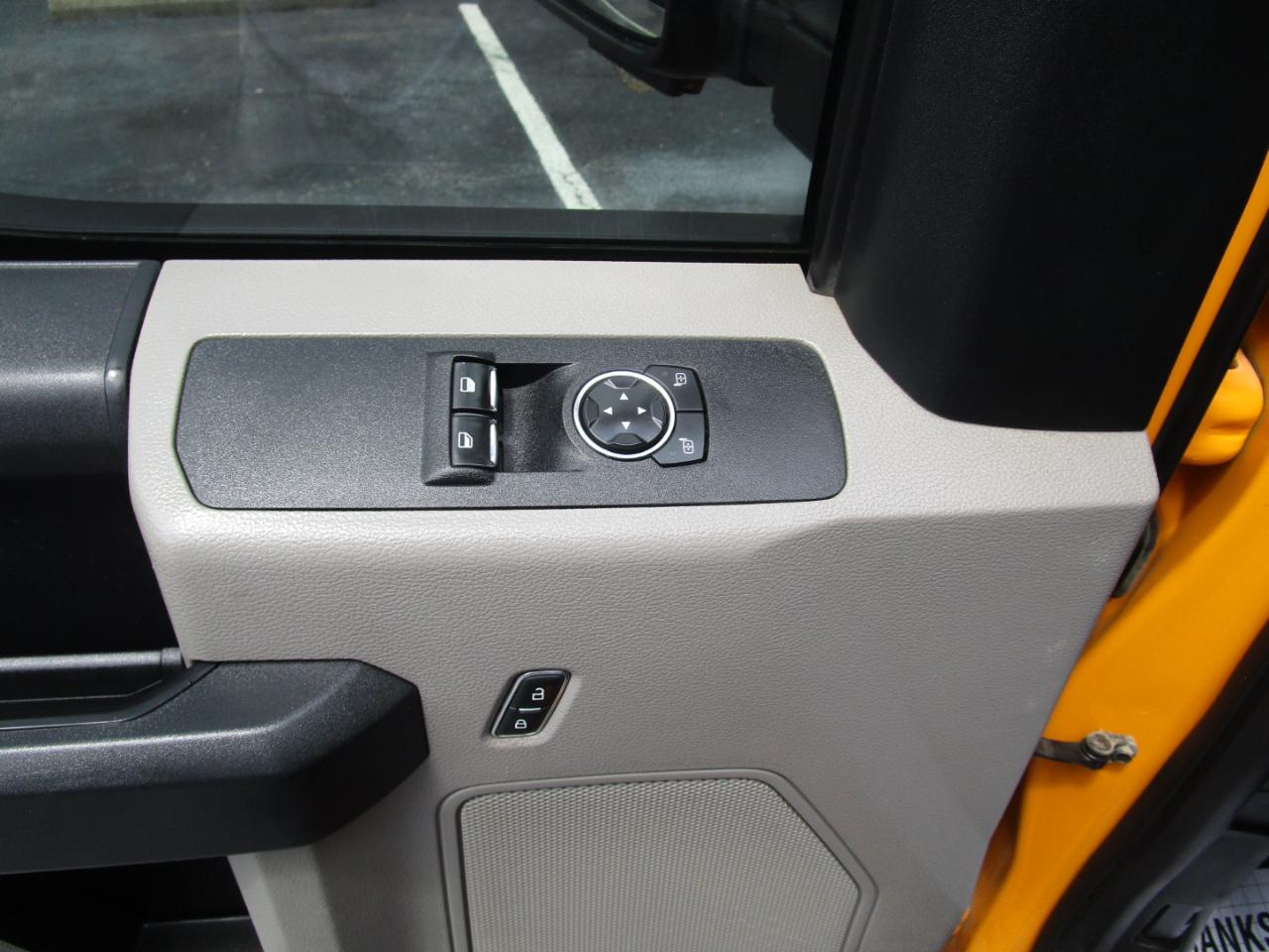 Ford Super Duty F-250 SRW XLT 2WD Reg Cab 8' Box 2018
