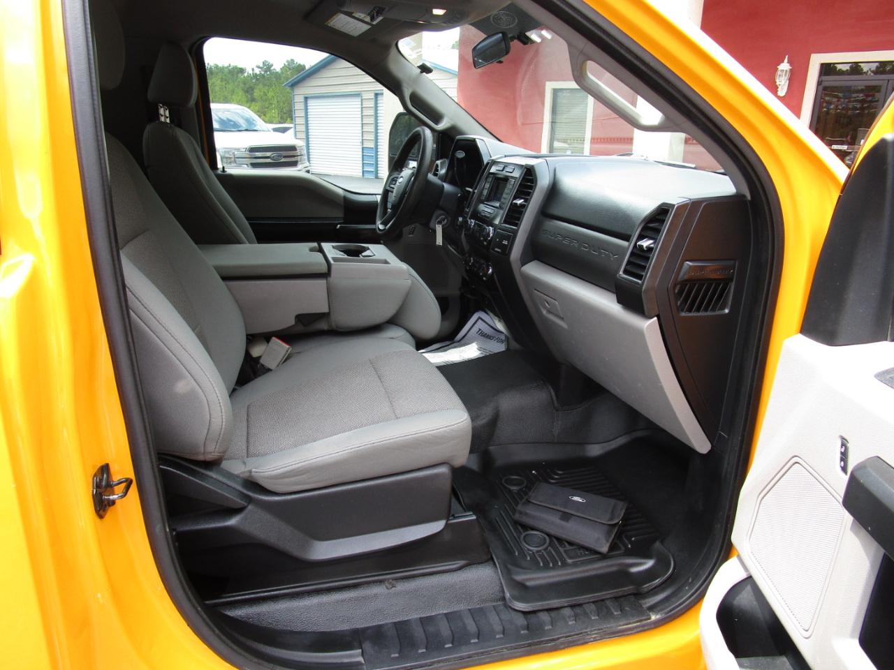 Ford Super Duty F-250 SRW XLT 2WD Reg Cab 8' Box 2018