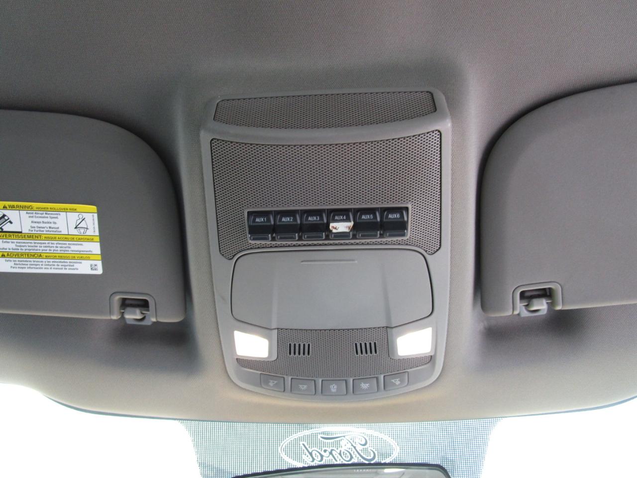 Ford Super Duty F-250 SRW XLT 2WD Reg Cab 8' Box 2018