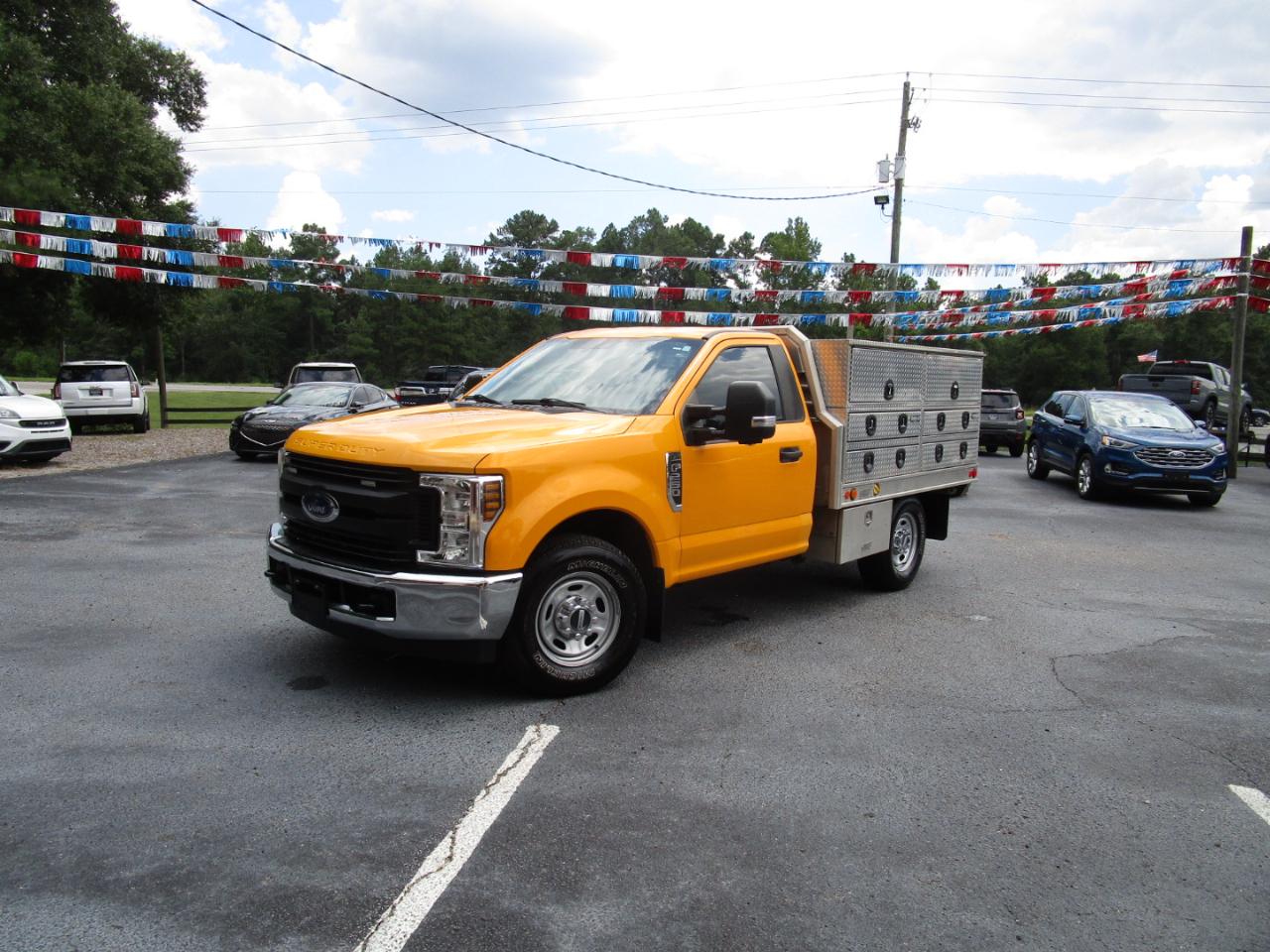 Ford Super Duty F-250 SRW XLT 2WD Reg Cab 8' Box 2018