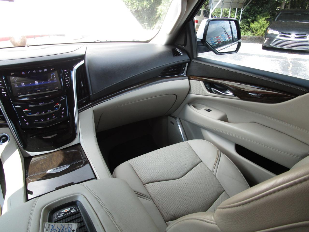 Cadillac Escalade 4WD 4dr Premium Luxury 2018
