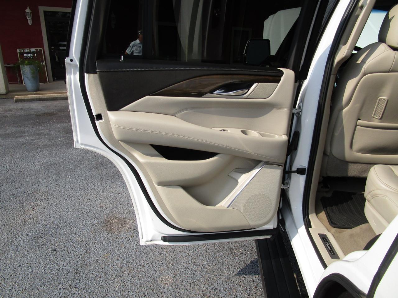 Cadillac Escalade 4WD 4dr Premium Luxury 2018