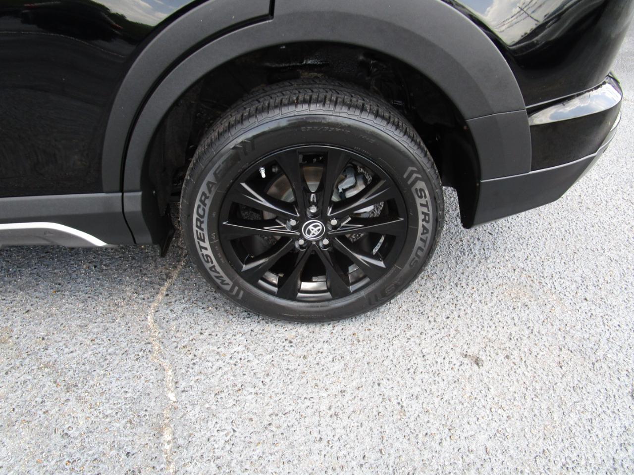Toyota RAV4 Adventure AWD (Natl) 2018