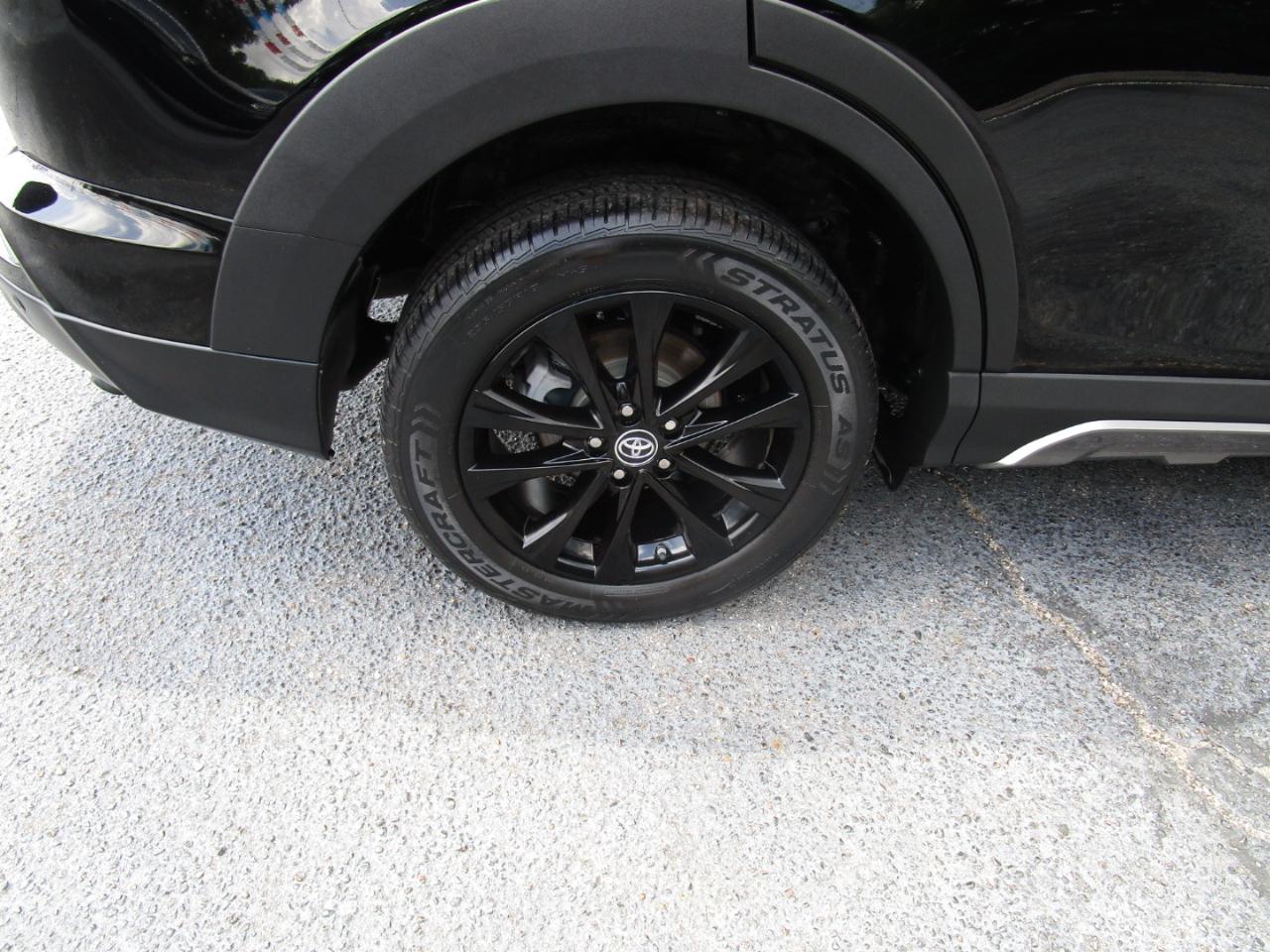 Toyota RAV4 Adventure AWD (Natl) 2018