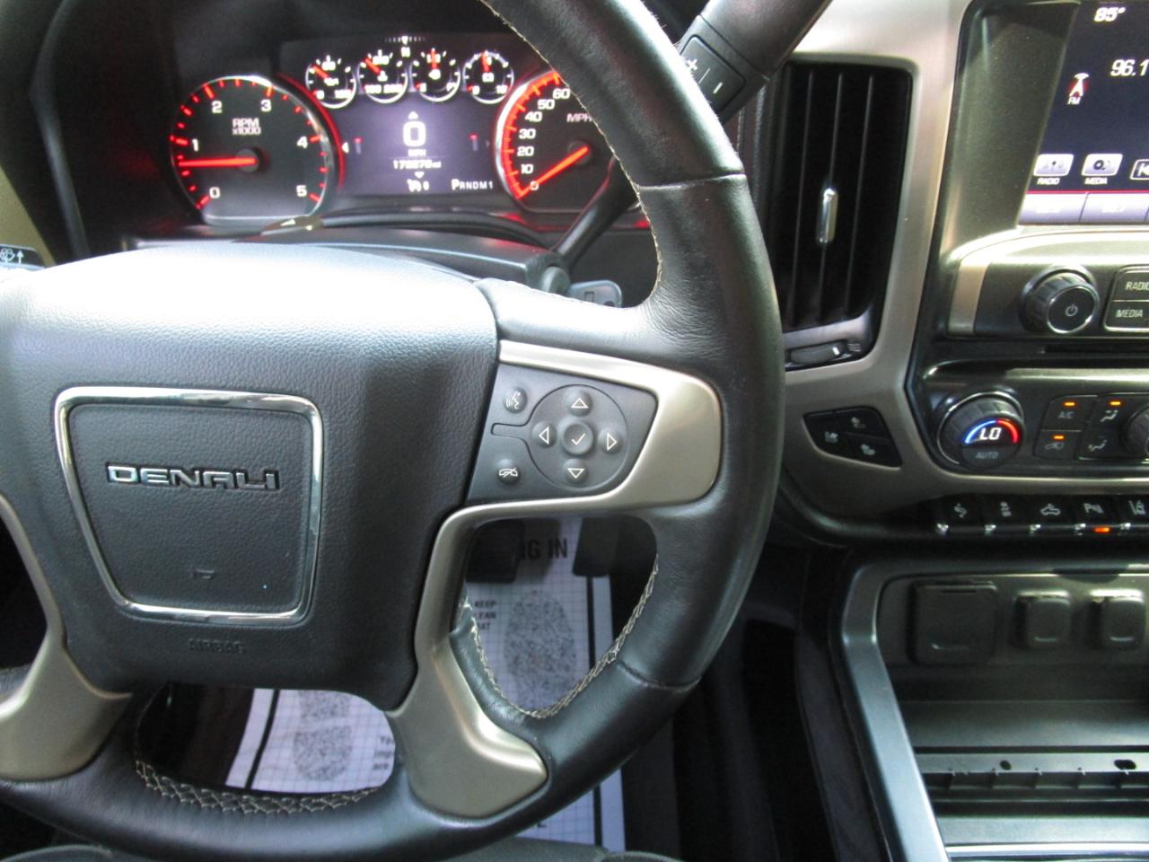 GMC Sierra 2500HD 4WD Crew Cab 153.7" Denali 2016