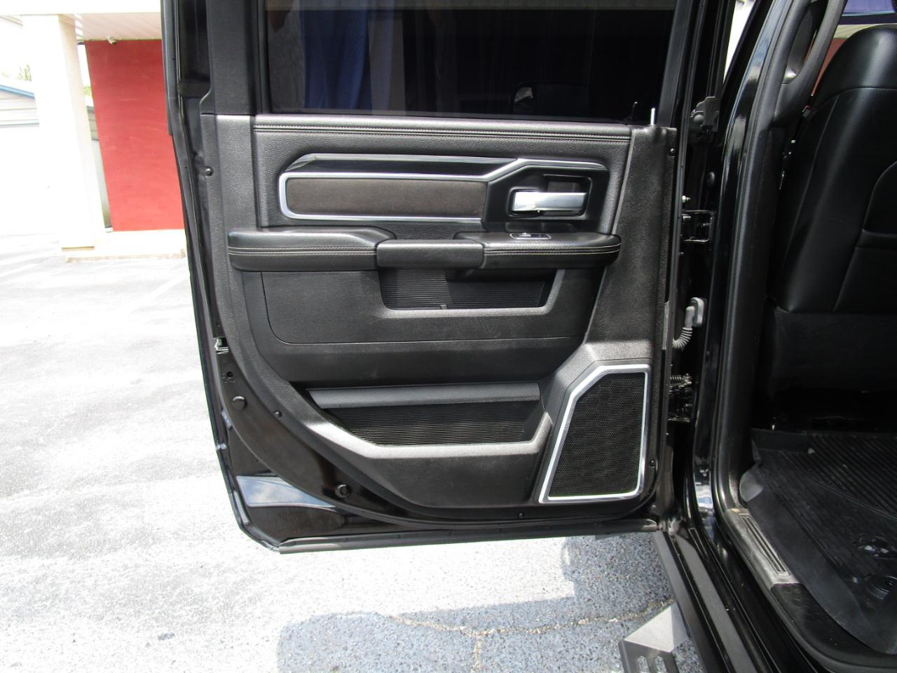 RAM 2500 Laramie 4x4 Crew Cab 6'4" Box 2022