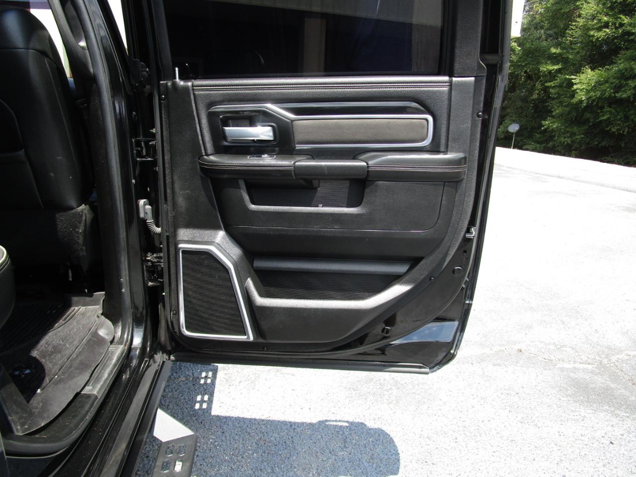 RAM 2500 Laramie 4x4 Crew Cab 6'4" Box 2022