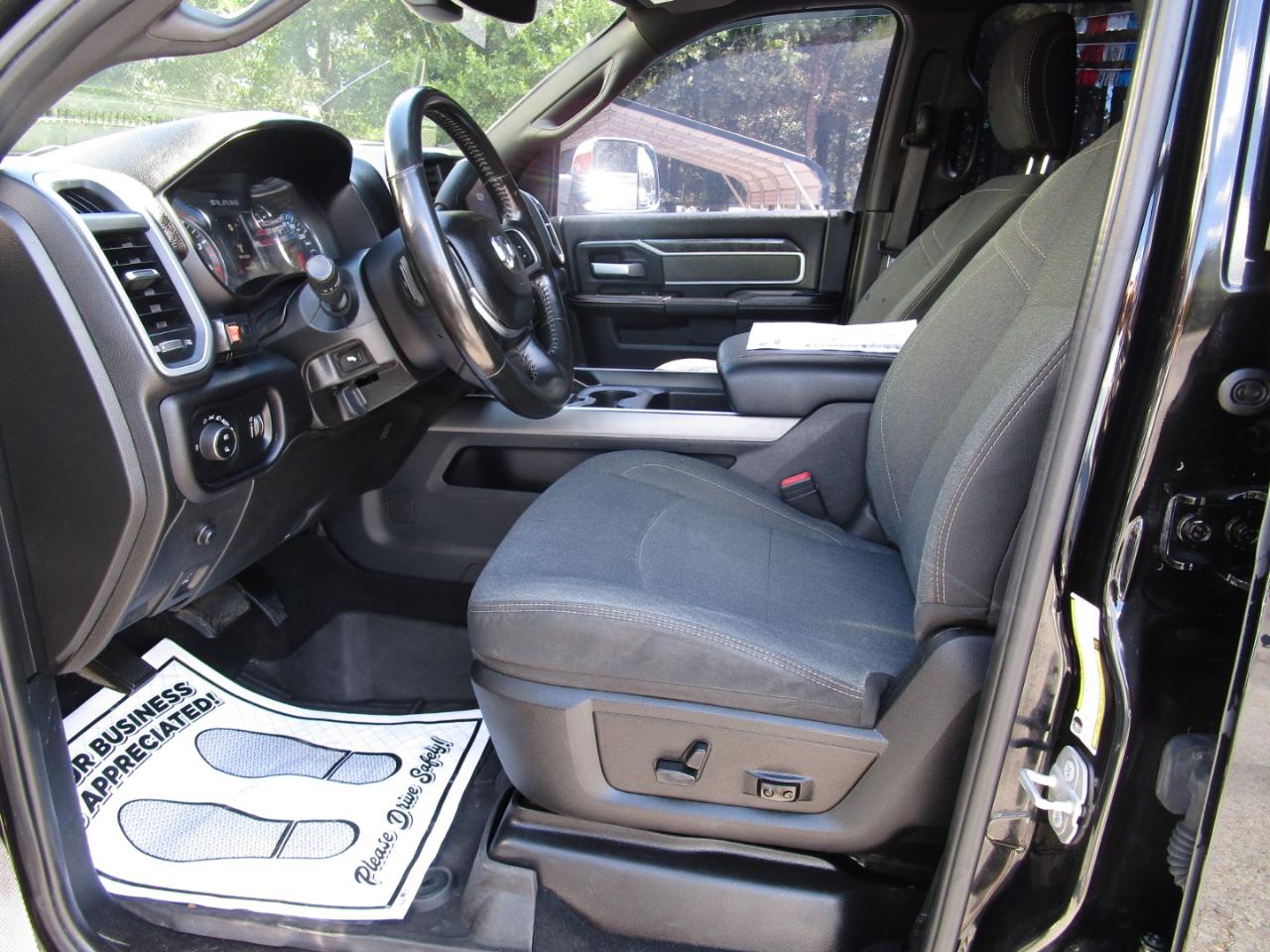 RAM 3500 Big Horn 4x4 Mega Cab 6'4" Box 2021