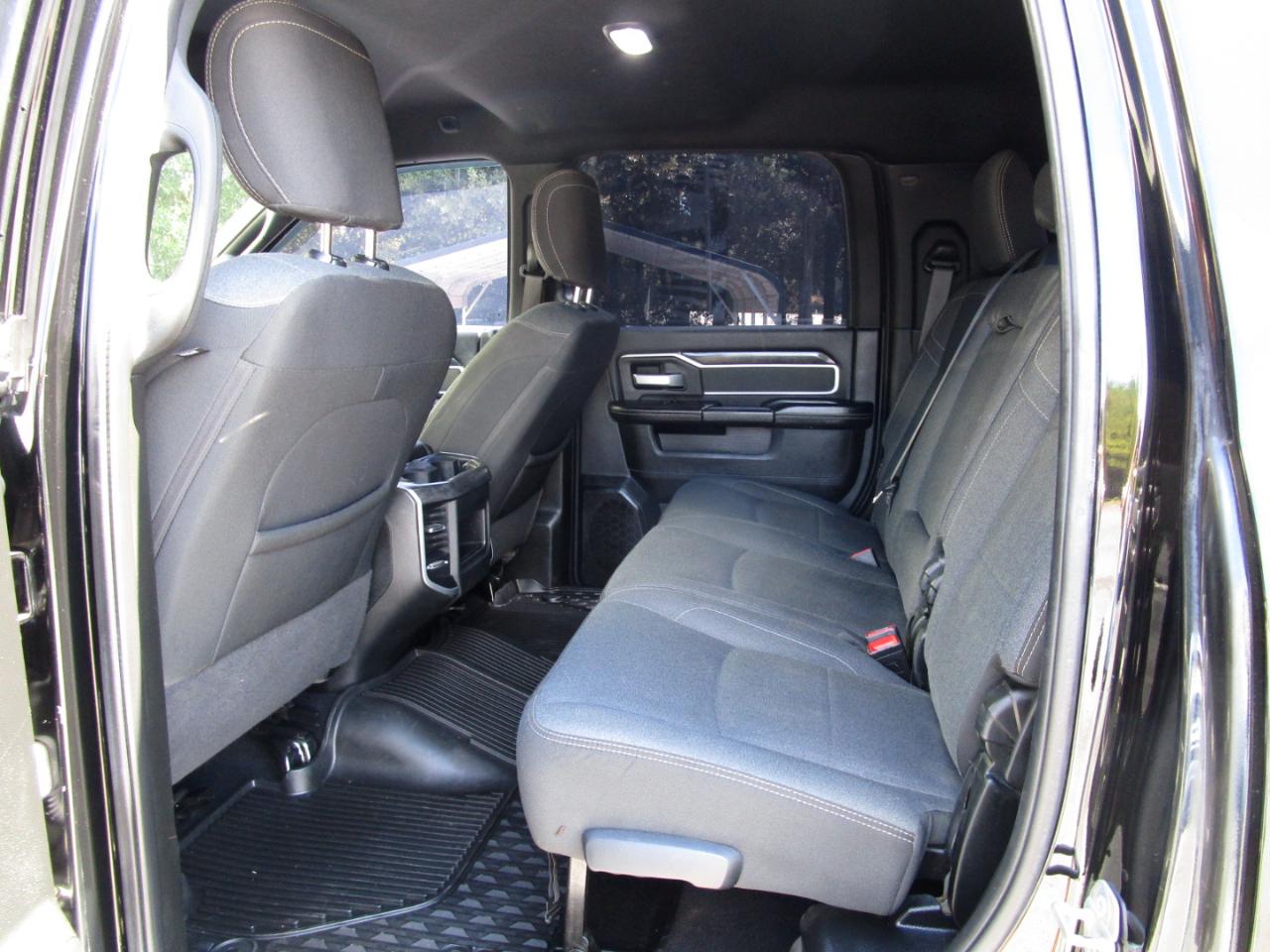 RAM 3500 Big Horn 4x4 Mega Cab 6'4" Box 2021