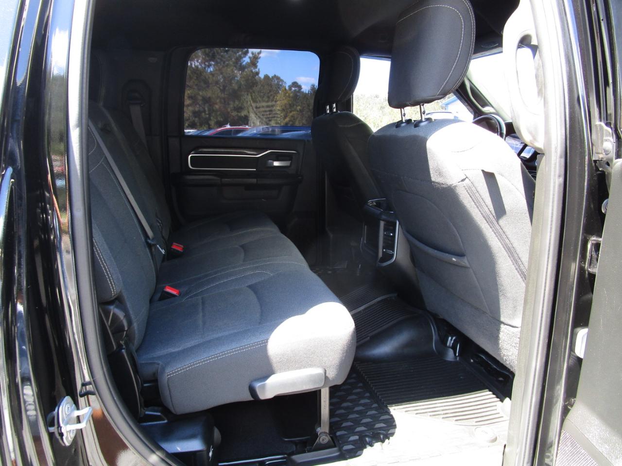 RAM 3500 Big Horn 4x4 Mega Cab 6'4" Box 2021