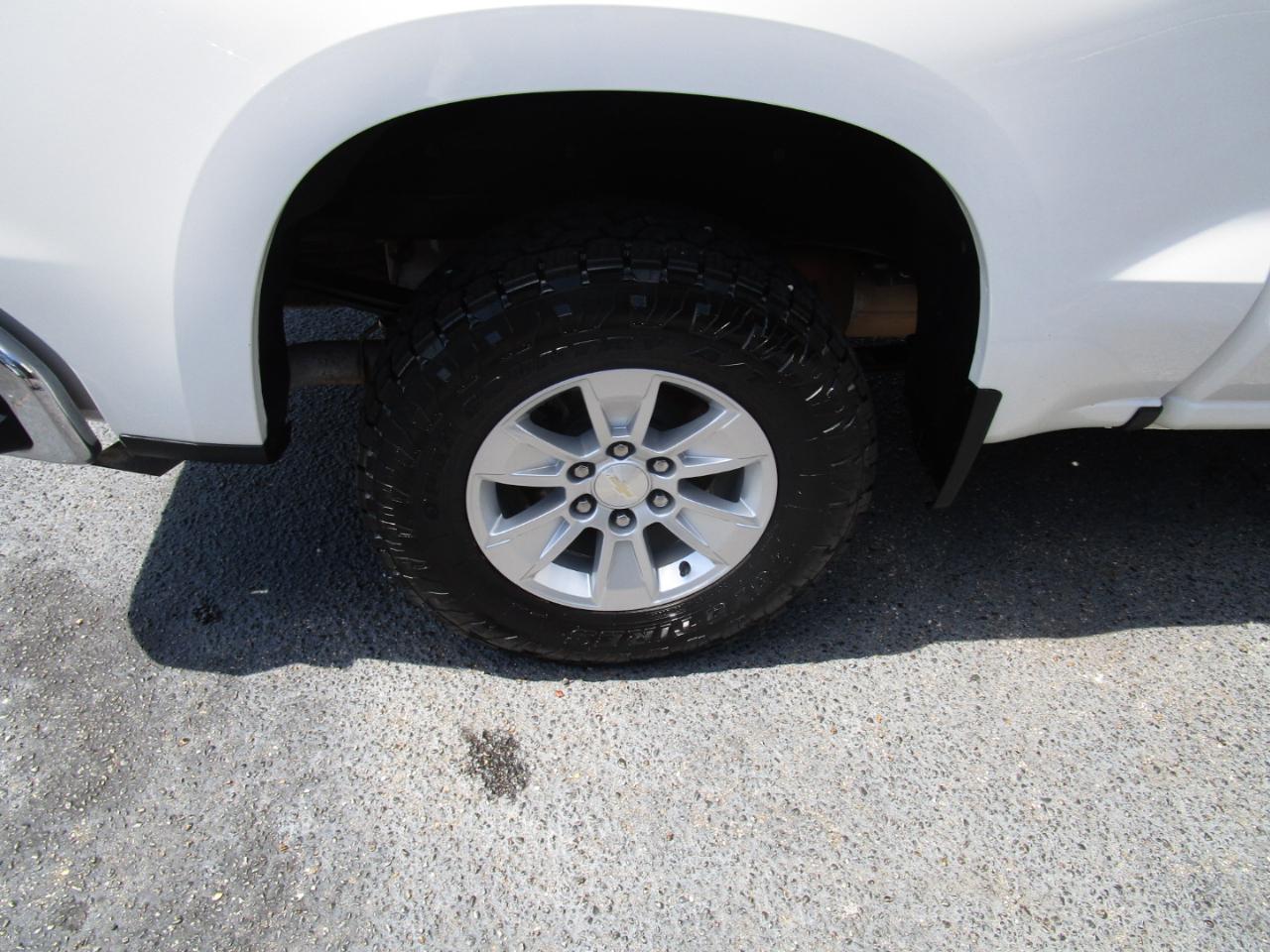 Chevrolet Silverado 1500 LTD 4WD Crew Cab 147" LT w/1LT 2022