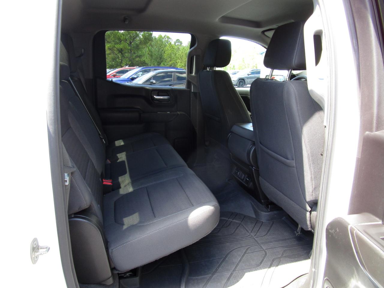 Chevrolet Silverado 1500 LTD 4WD Crew Cab 147" LT w/1LT 2022