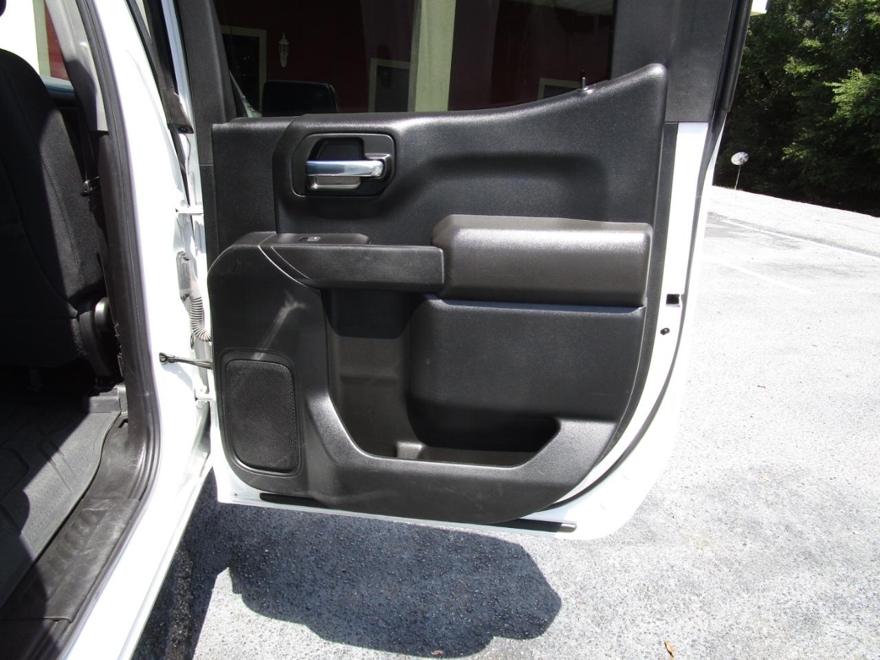 Chevrolet Silverado 1500 LTD 4WD Crew Cab 147" LT w/1LT 2022
