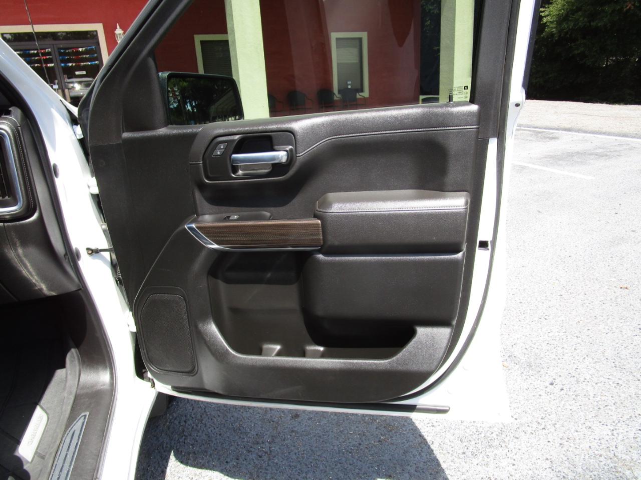 Chevrolet Silverado 1500 LTD 4WD Crew Cab 147" LT w/1LT 2022