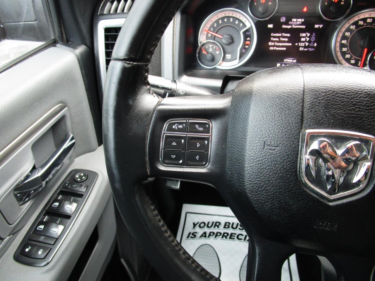 RAM 1500 Lone Star Silver 4x4 Crew Cab 5'7" Box 2017