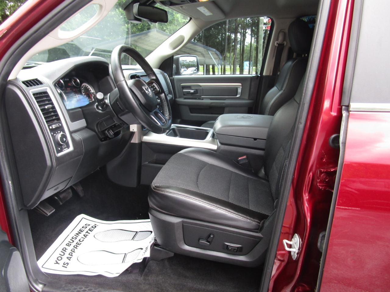 RAM 1500 Lone Star Silver 4x4 Crew Cab 5'7" Box 2017