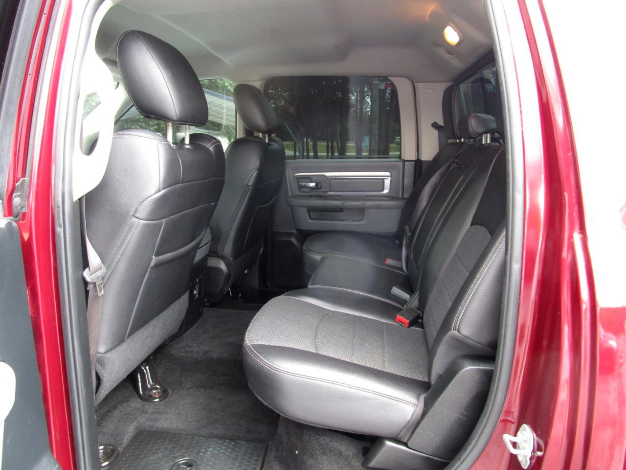 RAM 1500 Lone Star Silver 4x4 Crew Cab 5'7" Box 2017