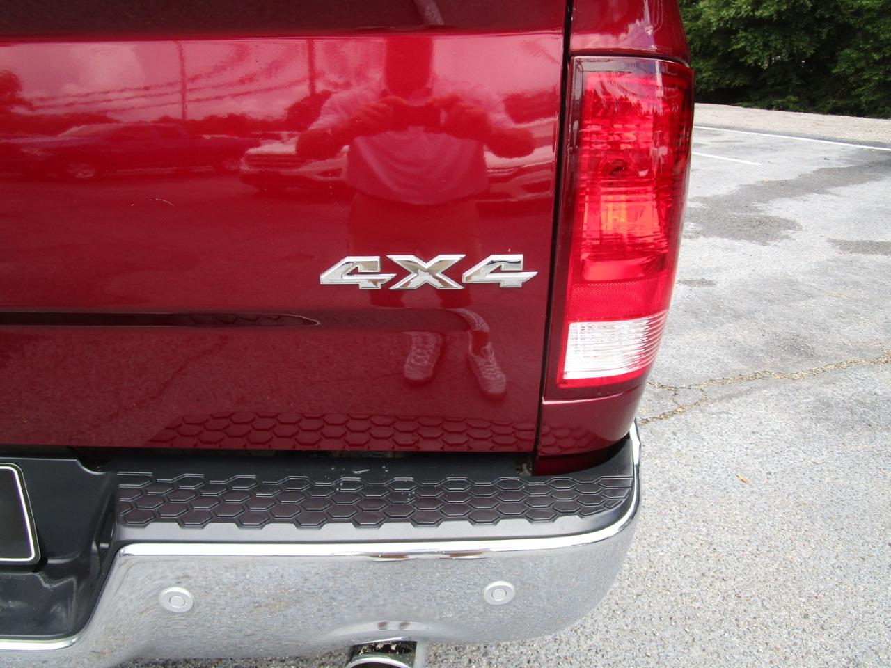 RAM 1500 Lone Star Silver 4x4 Crew Cab 5'7" Box 2017