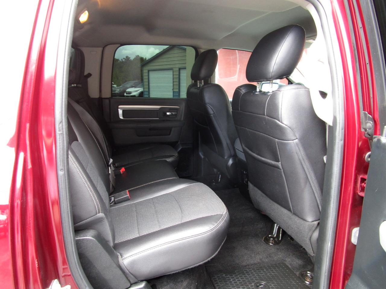 RAM 1500 Lone Star Silver 4x4 Crew Cab 5'7" Box 2017