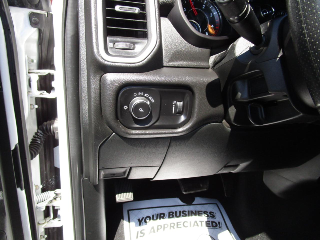 RAM 2500 Big Horn 4x4 Crew Cab 6'4" Box 2022