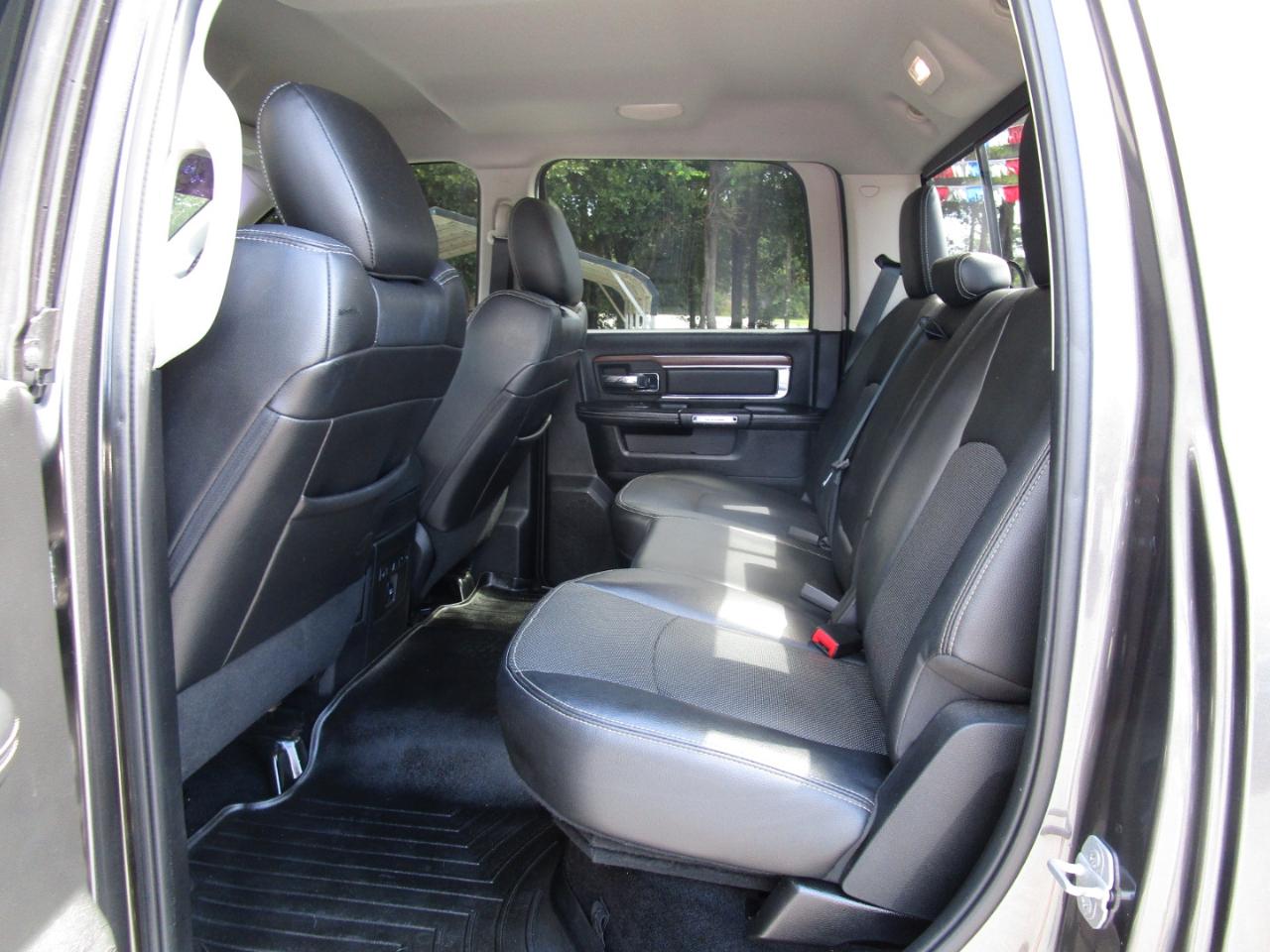 RAM 2500 4WD Crew Cab 149" Laramie 2015