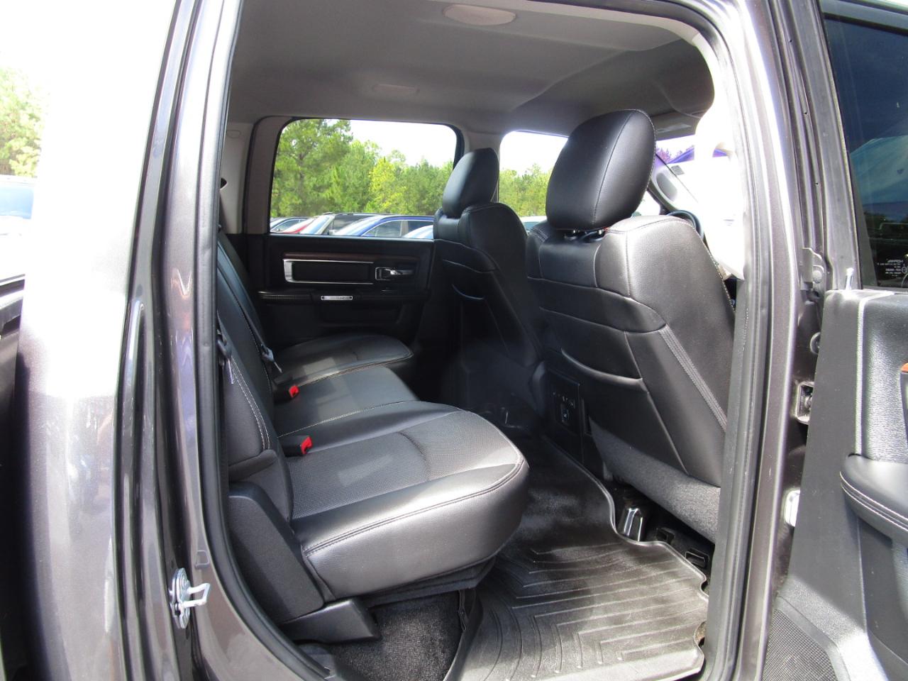 RAM 2500 4WD Crew Cab 149" Laramie 2015