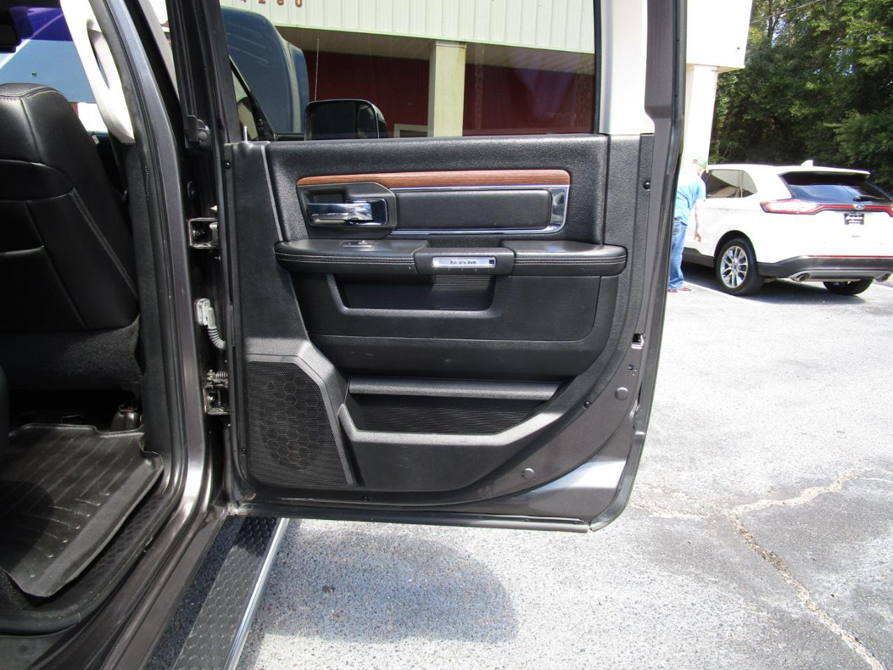 RAM 2500 4WD Crew Cab 149" Laramie 2015